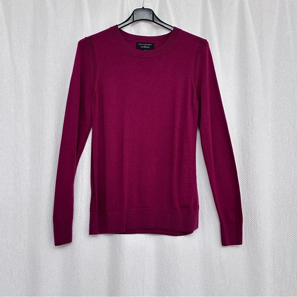 BR 100% Merino Wool Women's Dark Fuchsia Crew Neck Sweater
